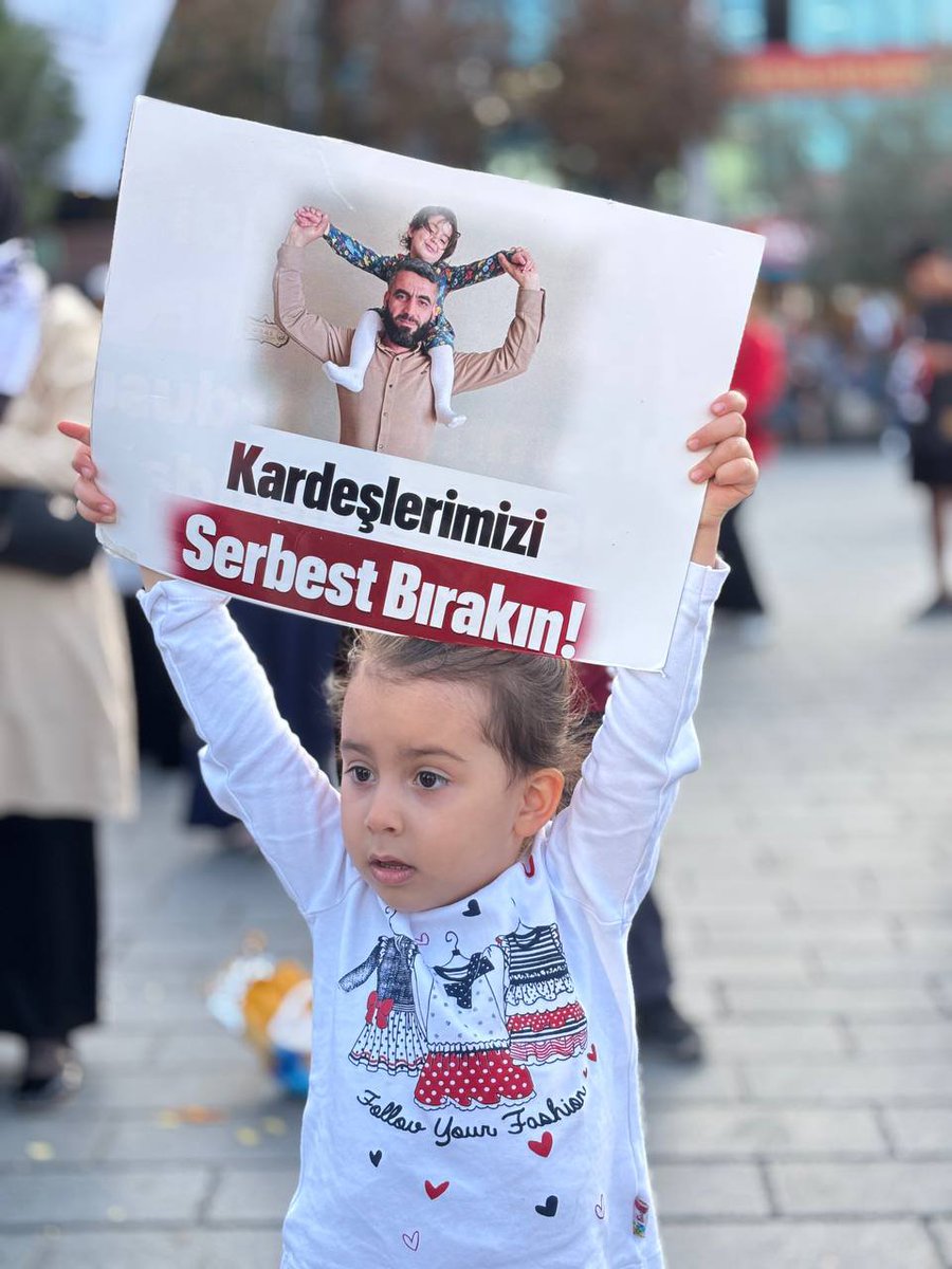 fharekeistanbul's tweet photo. Furkan Çocuk olarak hukuksuzca tutuklanan Alparslan Kuytul Hocaefendi, Semra Kuytul Hocahanım ve tutuklu abilerimiz için basın açıklamasına katıldık.

📍 Esenyurt Meydan 

#YargıEliyleZulüm
Ozgürlük IçinMeydandayız
FurkanGönüllülerine Ozgürlük https://t.co/4jLIpuDfZq