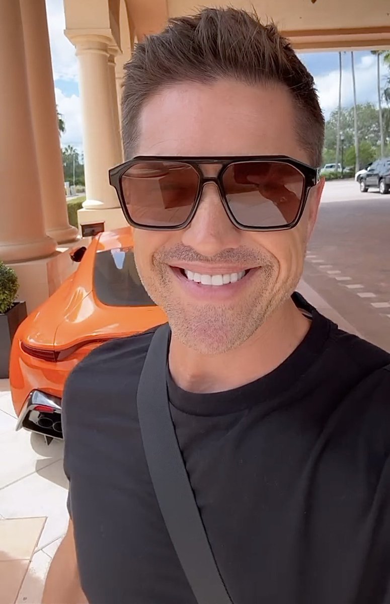 rightnowoneils's tweet photo. Chenford having square sunglasses 🙂‍↕️🙂‍↕️🙂‍↕️ https://t.co/94DpBlHBgP