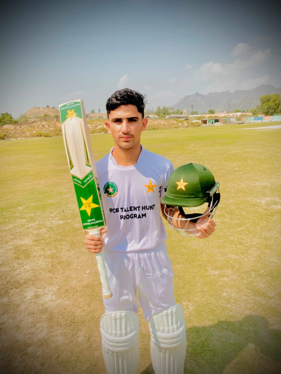 TheRealPCBMedia's tweet photo. Hamza Rafiq (9 wickets, including a hat-trick) and Talha Jabbar (104*) are among the standout performers from District Bannu and District Mohmand respectively, in the FATA Region, as the PCB Talent Hunt Programme for Schools Season 2 continues π
#SchoolToStadium | #PakistanFutureStars | #PCBTalentHunt