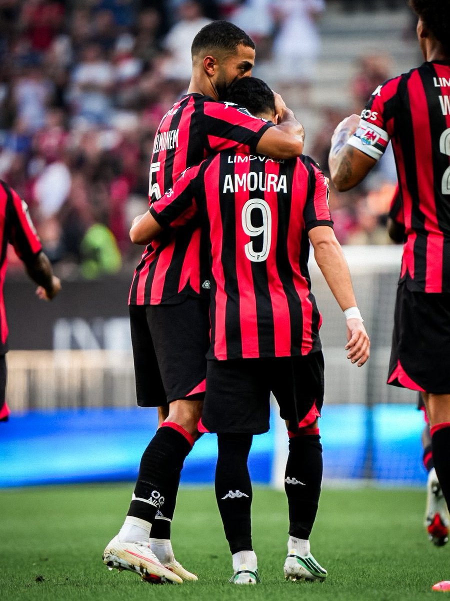 LaDylaT2025's tweet photo. 🇫🇷 TRIUNFAZO DEL NIZA EN LA #Ligue1
@ogcnice 2️⃣-1️⃣ @losclive
⚽ Nathan Ngoy🇧🇪 en contra y Mohamed Amoura🇩🇿. Descontó Ayase Ueda🇯🇵.
✅ 1era victoria del #Niza en esta Ligue 1, sale de la zona de descenso y ahora reciben al #RCSA.
❌ El #Lille cae por primera vez en la Ligue 1. https://t.co/9mmhnOerfW