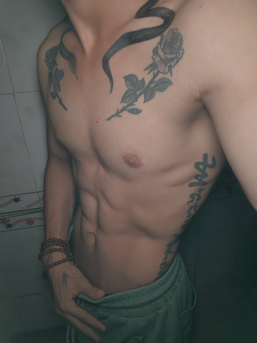 Boyhaikk's tweet photo. 49kg cả bỉm https://t.co/MplJE9nGE0