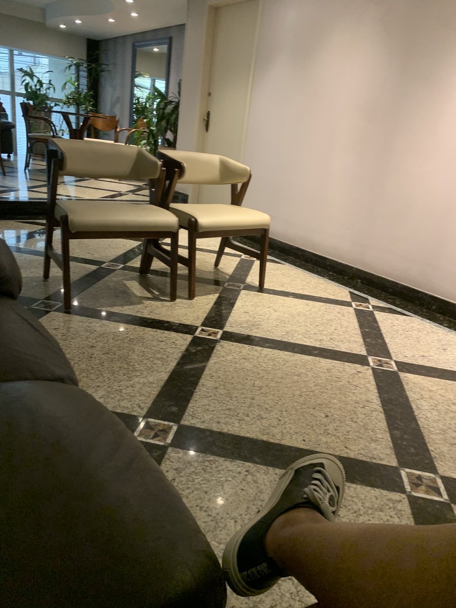 Leia01a3's tweet photo. A espera de um querido 😍( hotel lido ) https://t.co/GlaZuceFRC