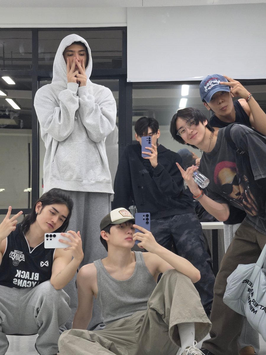 poomdct's tweet photo. ทำได้ไหมม
#AtlasRisingupconcert https://t.co/u8JiNZmENk