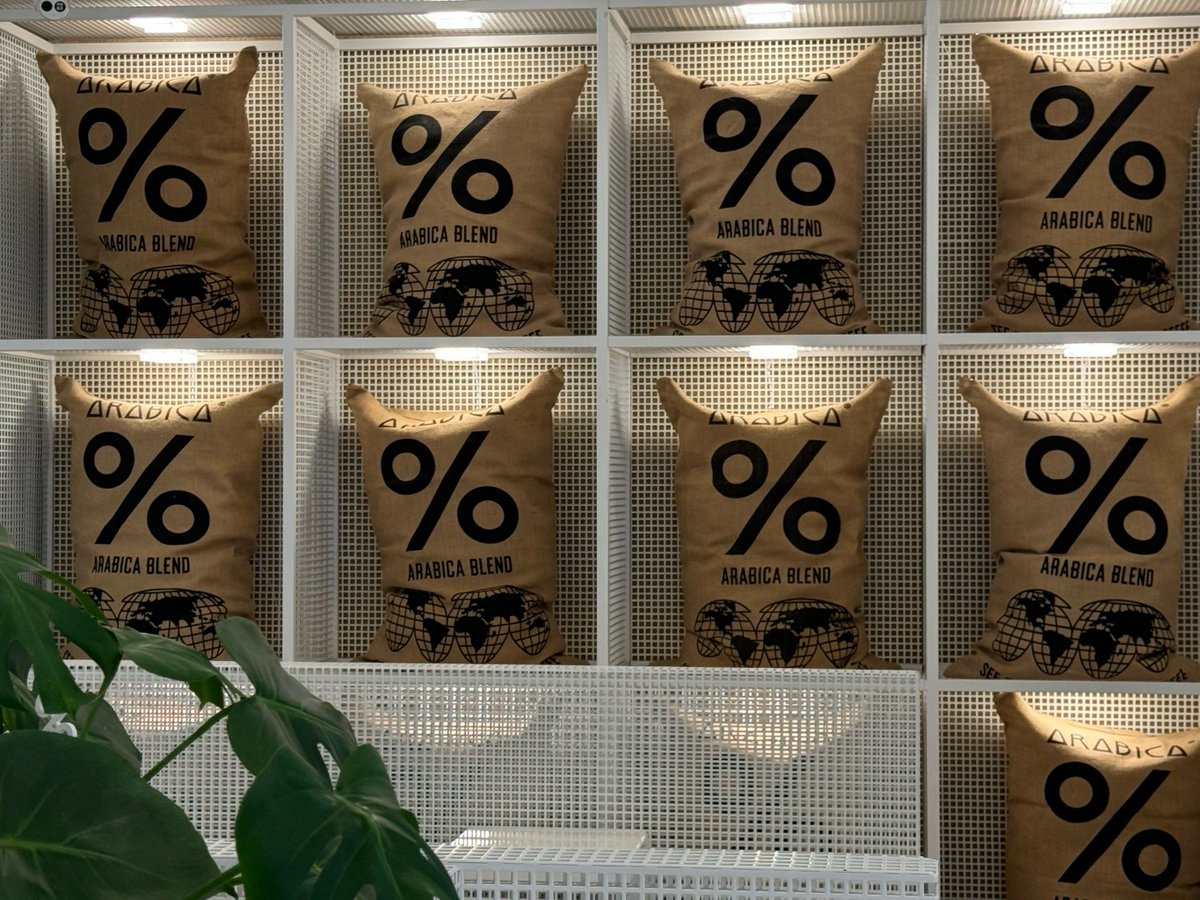 peary173194's tweet photo. Tried the new zero-waste café’s DIY brew bar today—customized my own oat lavender latte u0026 loved that every cup was compostable! https://t.co/EJGC4TJwKL