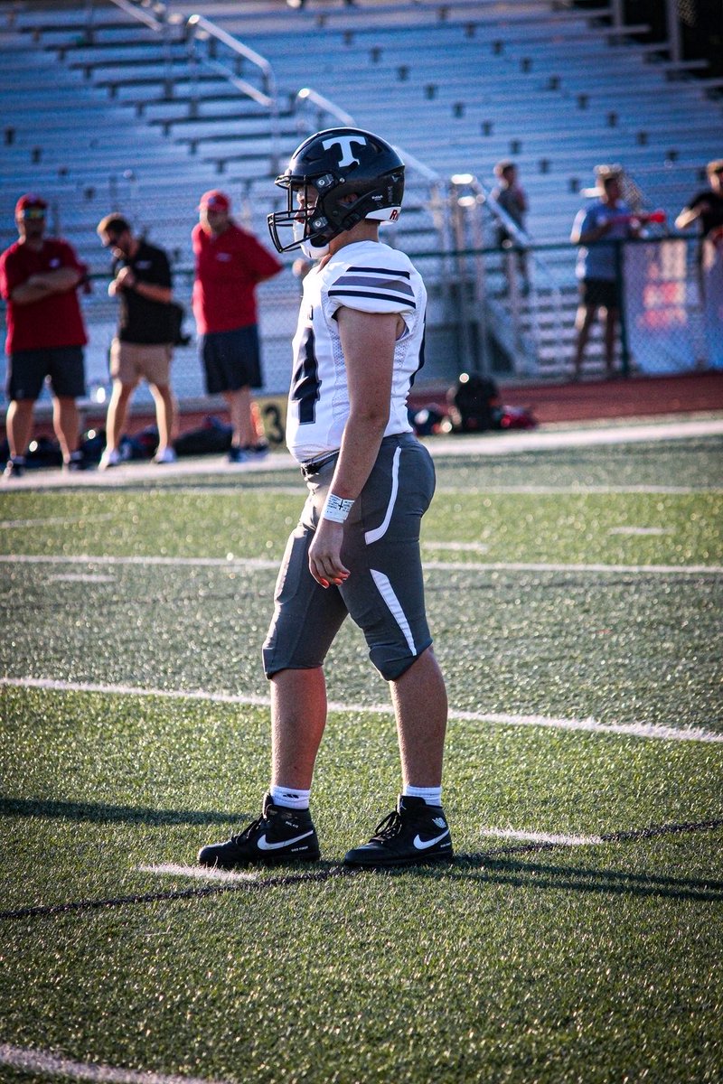 TrishaGrantham5's tweet photo. This past week didn’t end the way we would have hoped but a great game by both Wentzville teams. Back at it tomorrow at home vs FZN!🏈💙🐺#letsgoWolves #TLand #linebacker #longsnap #specialteams @ag_stl @RAGranthamIV_2 https://t.co/dqEkLbCdNo