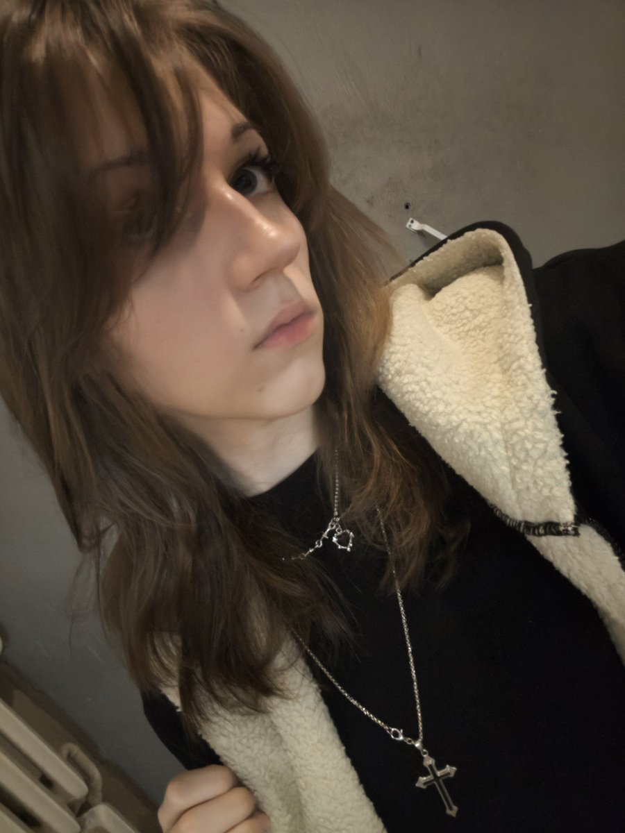 sofarou1703's tweet photo. I have bangs now ^^ https://t.co/dDaixMQqU1