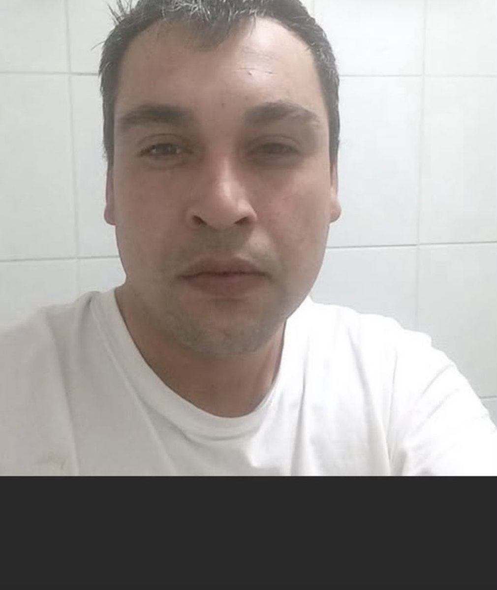 juanitavial's tweet photo. Mi hija se subió a un @Uber_Chile @Uber_Support en q este grandísimo hijo de puta venía completamente borracho. Intentó q ella y sus amigas no se bajaran. Uber no ha respondido, según su costumbre.
Esto fue en Pichilemu y voy a llegar hasta las últimas consecuencias https://t.co/2sv9FphAad