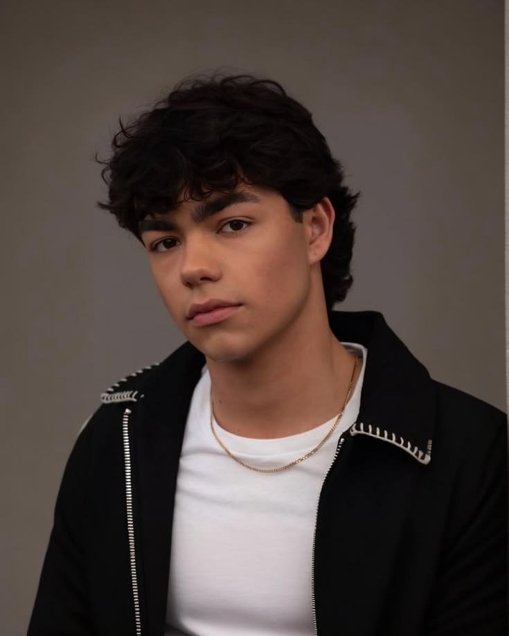 acervouniiter's tweet photo. MAIS UM ESCALADO

O ator Malachi Barton (Zombies) está sendo cotado para um papel de destaque no filme live action do Now United 

O filme estreia em 2027 nos cinemas em comemoração aos 10 anos do grupo. https://t.co/KZ5R9vSSF1