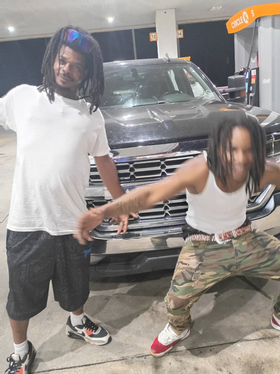Millikasino's tweet photo. #millikasino #milligang #viral #gaffneysconethousandblock #onethousandblock #highlights #fight #hood #crazy #viraltiktok #viralvideochallenge #sister #brother #twin #mom #dad #family #love #happy #godisgood #rich #humor #edit #nba #baby #sports #fyp #pov #prank #millikasino https://t.co/xanXCxhgY1