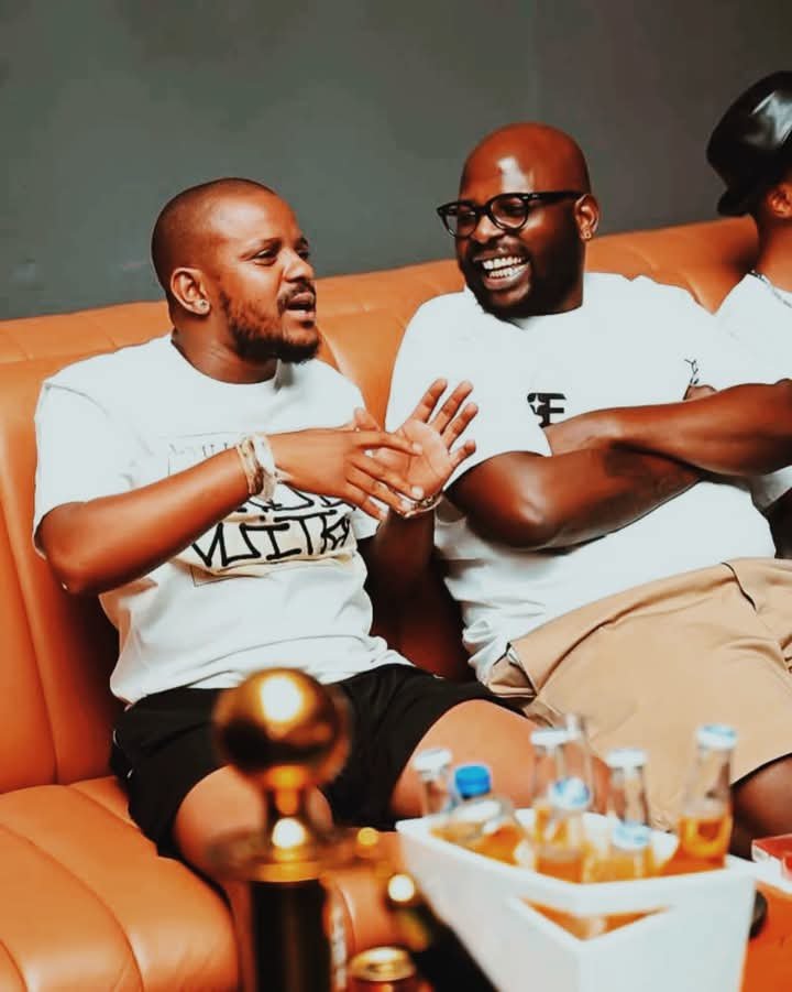 rAtSitheman's tweet photo. DJ Maphorisa spoke about how he stepped in to save Kabza De Small from a "lame" record deal and used his industry connections to negotiate a life-changing contract for him. Read the full story in the comments.

Image: kabelomotha/ Instagram https://t.co/OhI0moACwB