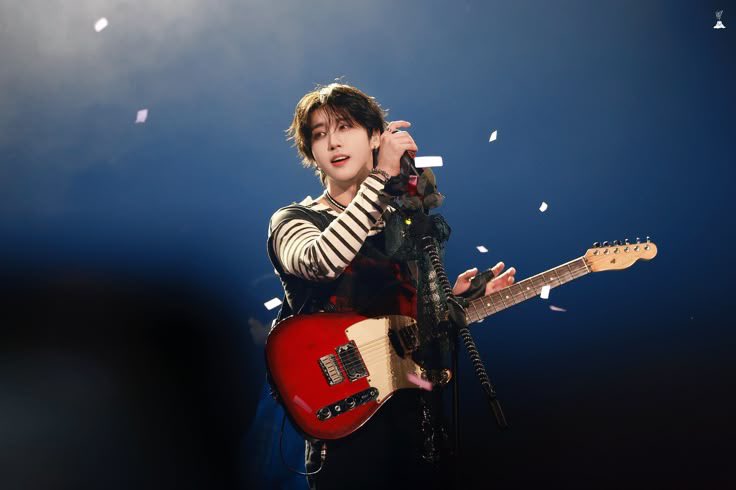 cooffemiso's tweet photo. solos de guitarra me conquistaram | #minsung AU

Lee Minho, contra todo tipo de guitarrista do mundo, depois de um garoto guitarrista ser um canalha com ele. Mas, por obra do destino, acaba se apaixonando por aquilo que sempre passava longe. https://t.co/by8U10mkZD