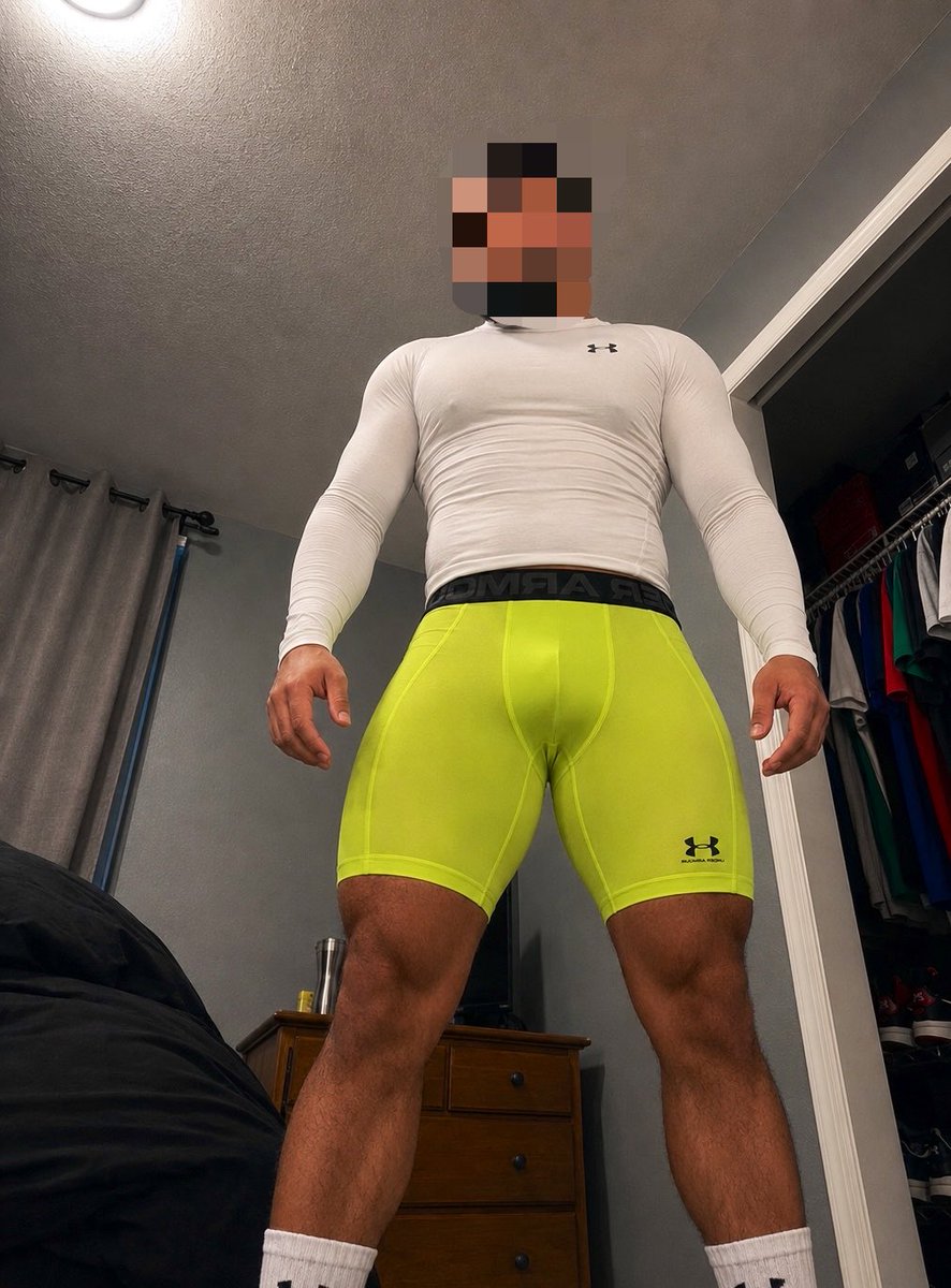 c0leafterdark's tweet photo. Who’s ready…. 😈💪🏽🧤 #dl #gearbro #bbc #dmvfreaks #flfreaks #underarmor #gaymuscle #dlbros #maskeddl #gayblack #blackgay #latexglovefetish #masked #gymer #nsfw 
#hooddick #muscleworship #hugedick https://t.co/ihm6WSafmC