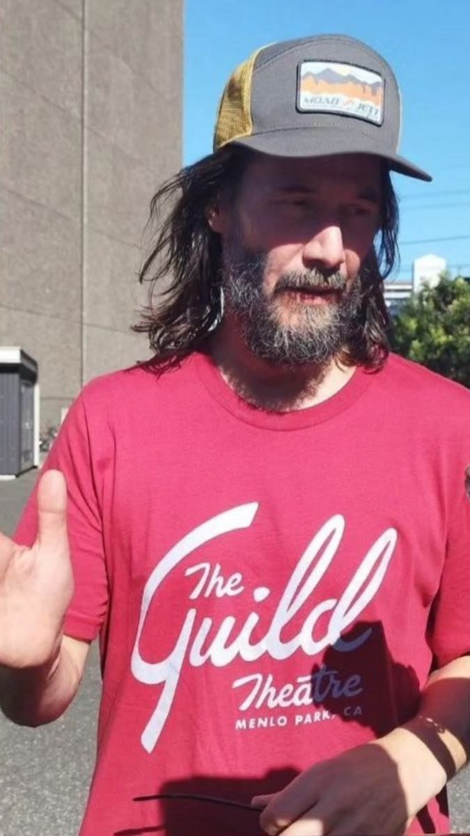 Keanu_Reeves645's tweet photo. Being grateful for the love and support doesn’t mean sharing every part of my private life. ❤️ Some things are meant to remain personal, and I hope you can always respect that. I appreciate you all more than words can say. 🙏✨ https://t.co/WgspiY2n4k