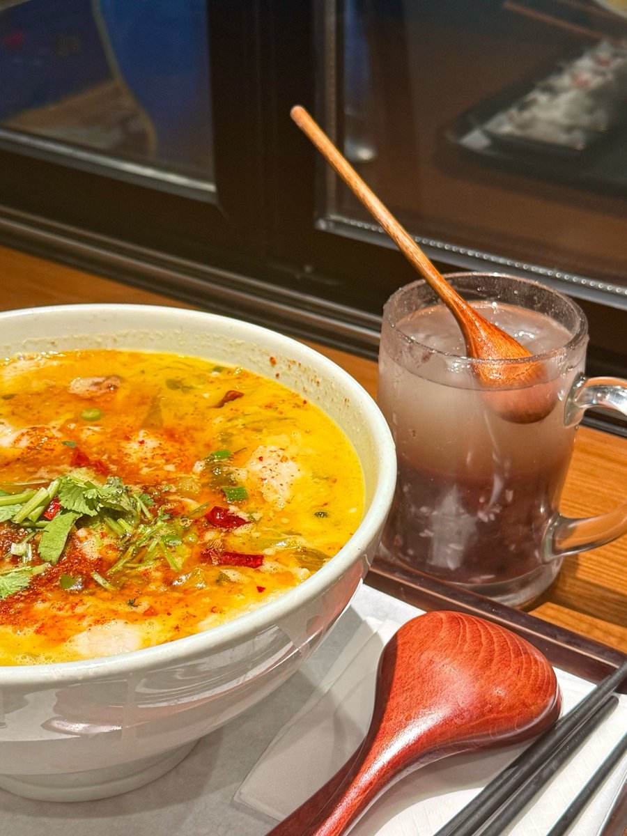 Densus856781440's tweet photo. Warming up with homemade vegetable tomato soup u0026 crispy garlic toast on a rainy Tuesday evening—simple comfort at its finest! https://t.co/goqTTU7tNh
