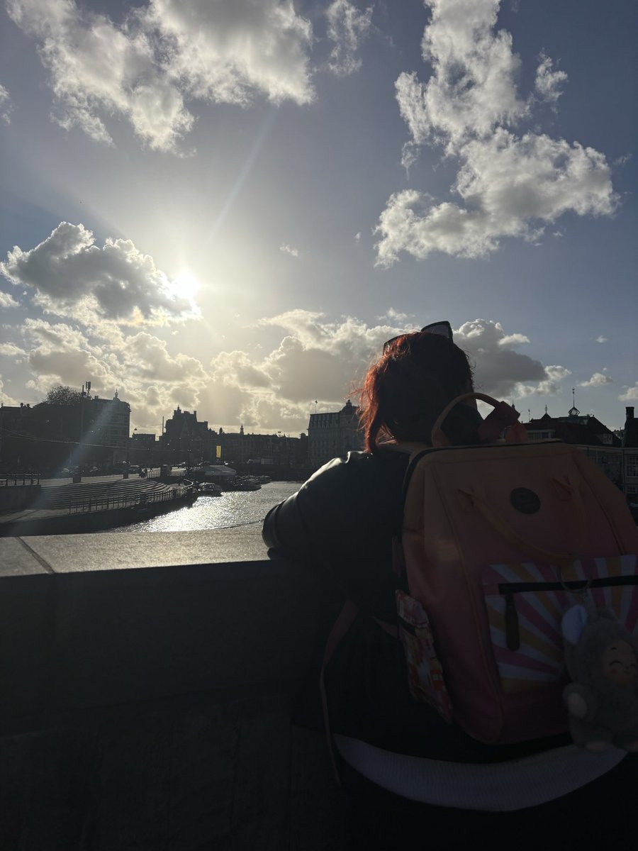 melivan_'s tweet photo. amsterdam with her ❤️ https://t.co/KkwHi5K0id