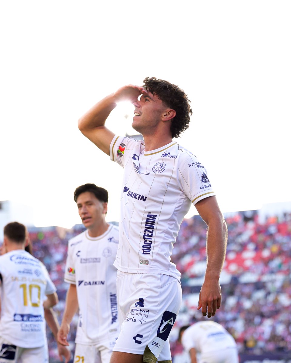 AtletideSanLuis's tweet photo. Rafael Llorente, el comandante potosino. 🫡2️⃣2️⃣

#ConAlmaPotosina https://t.co/oXEe7G33kg