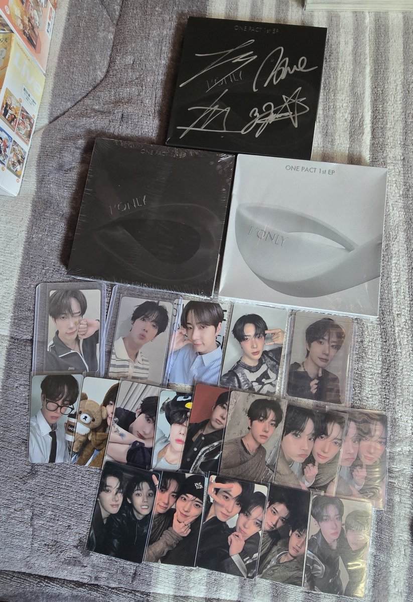 cherr_bang's tweet photo. Acabo de recoger mi paquete y vaya, ahora extraño más a Jongwoo ㅠㅠ🥹

Bebé vuelve pronto a Latam por favor https://t.co/2HiSu5EDkn