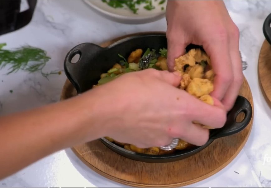 DBX_88's tweet photo. Am I the only one who gets so bothered by this?

I’ll be watching a cooking show and the chef is just going at it with rings still on. Sometimes a whole stack of them. Bracelets too. Like they’re plating dinner and also trying to look like Johnny Depp.

You’re touching raw chicken. You’re mixing stuff with your hands. And there’s jewelry clinking around the whole time. 

I don’t care how good the food looks. It just feels dirty.