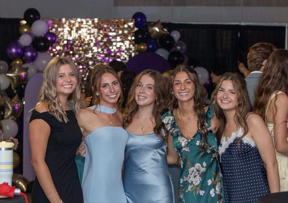 tayloru's tweet photo. Dressed up and danced the night away at the President’s Ball! 🪩

#tayloruniversity #tayloru #tulifetothefull https://t.co/Ef7dI9IQWx