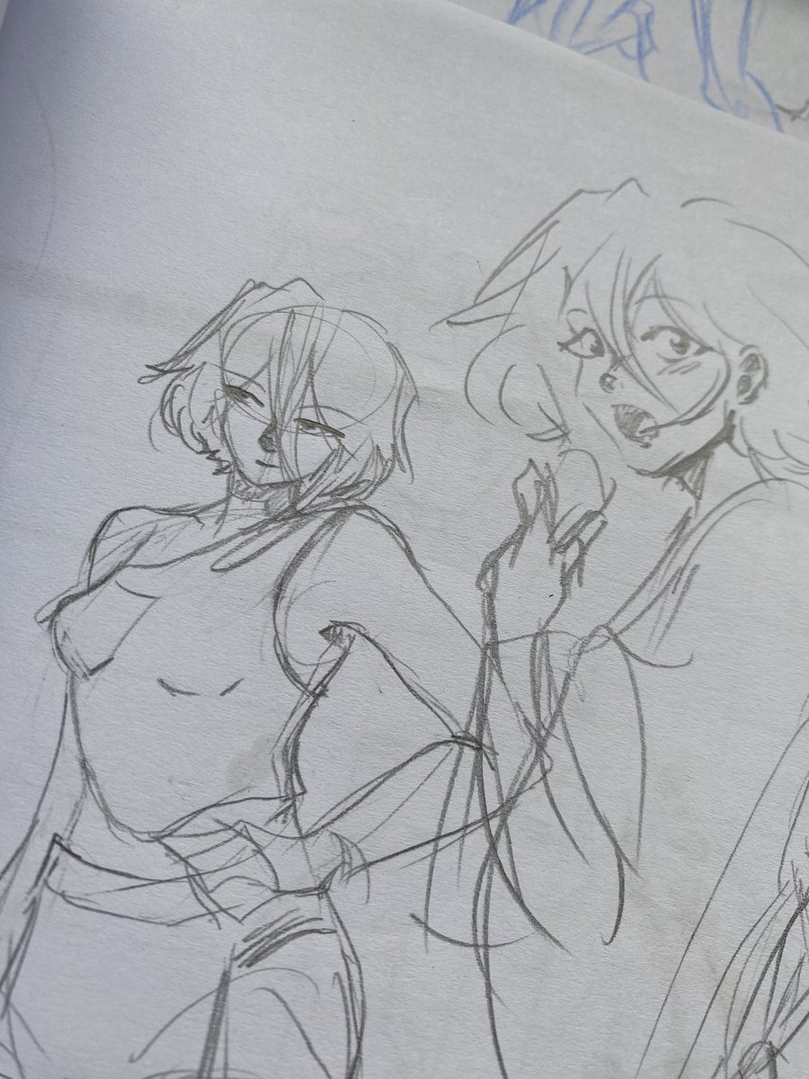 mymay_w's tweet photo. Tenía estos dibujitos en tradicional (no me sale dibujar a ichigo, en si me cuesta dibujar hombres)

#Rukia #Ichigo #Bleach #sketches https://t.co/KaYrfWY1yR