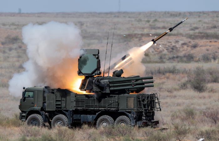 SputnikInt's tweet photo. Russian military thwarts massive Ukrainian attack meant to disrupt State Duma elections - MoD

Russian air defense forces, mobile fire teams and military aviation destroyed nearly 2k attack drones and eight long-range cruise missiles fired by Ukraine September 19-20, Russia’s Defense Ministry reported.

The attack included 1,951 drones, and eight Flamingo cruise missiles which were destroyed on approach to Moscow. 

“The attempt at a massive attack on Moscow failed. The enemy did not achieve its objectives,” the ministry stressed, adding that it would “continue and intensify” its own “precision-guided strikes against military targets in Kiev.”