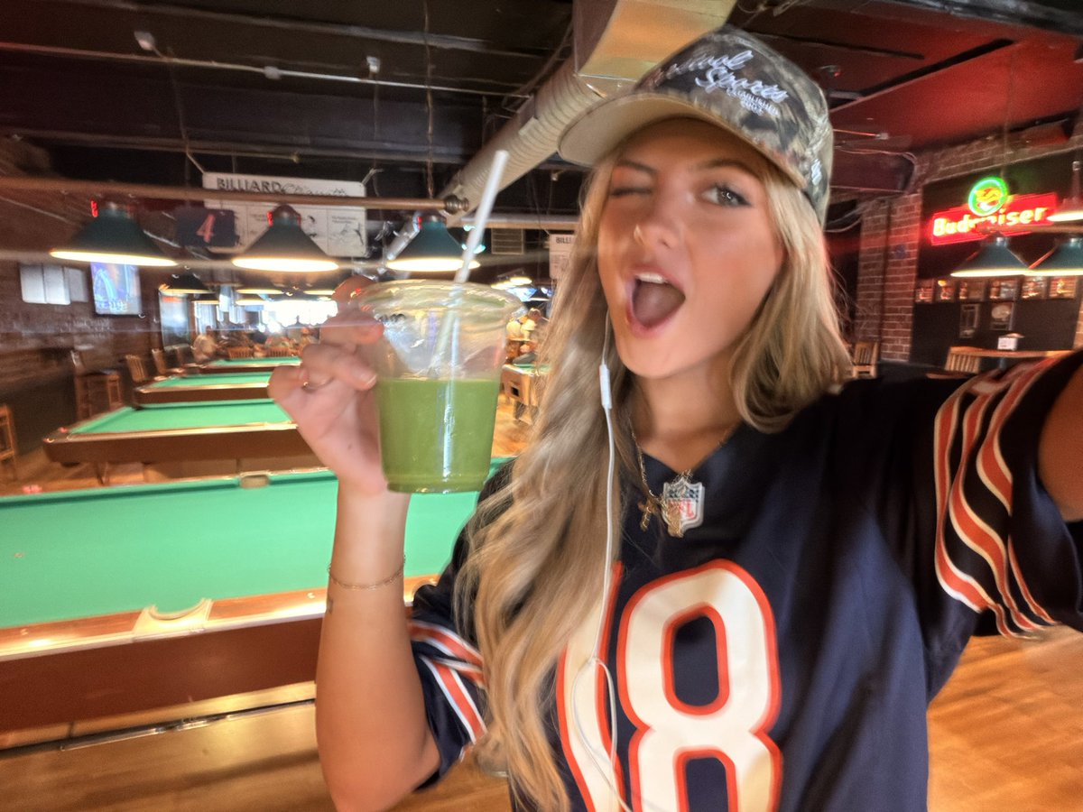 hannahcmontoya's tweet photo. game 2 matcha &amp; wired headphones check-in ✅ https://t.co/pRenhpQ8sh