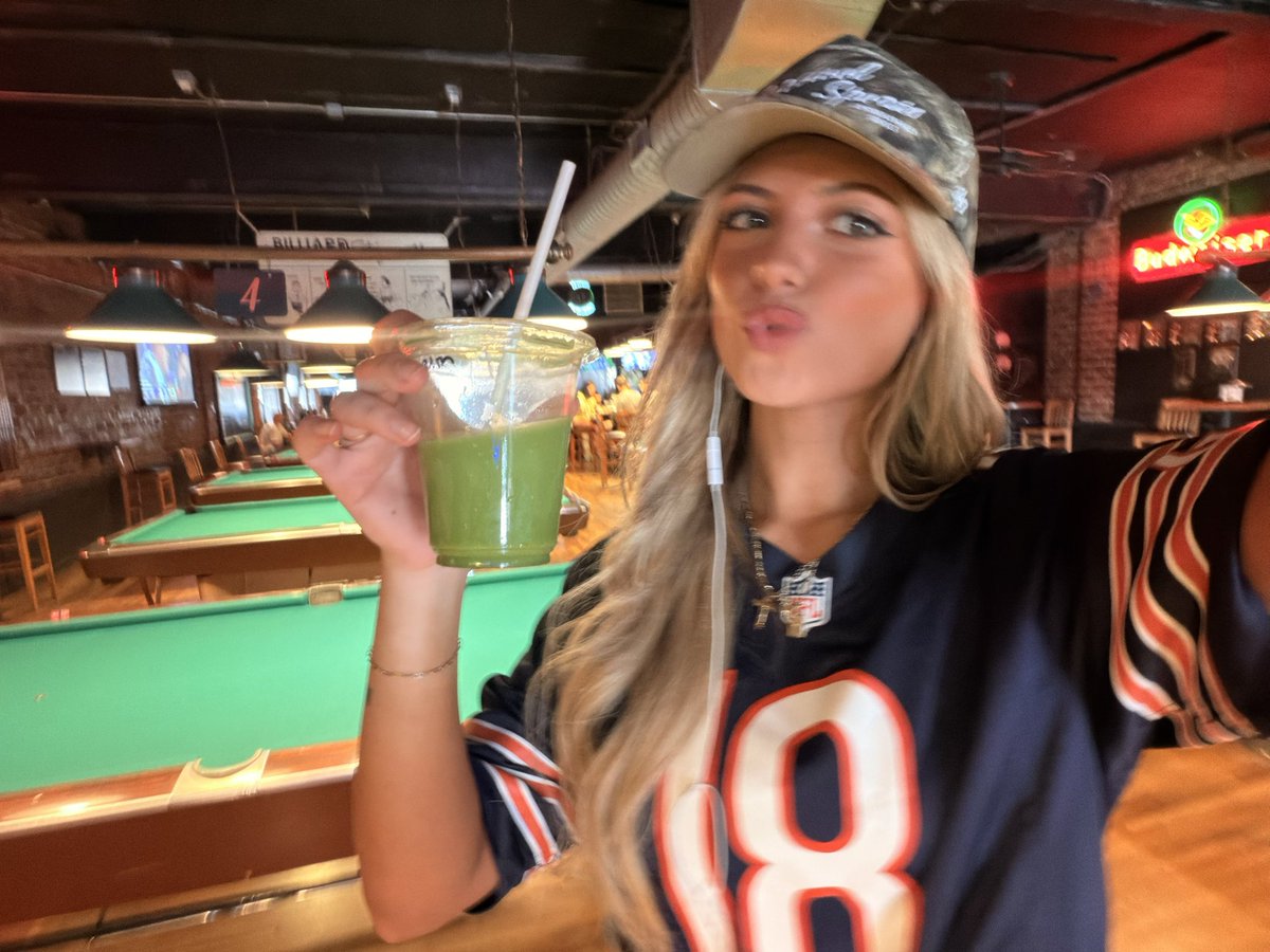 hannahcmontoya's tweet photo. game 2 matcha &amp; wired headphones check-in ✅ https://t.co/pRenhpQ8sh