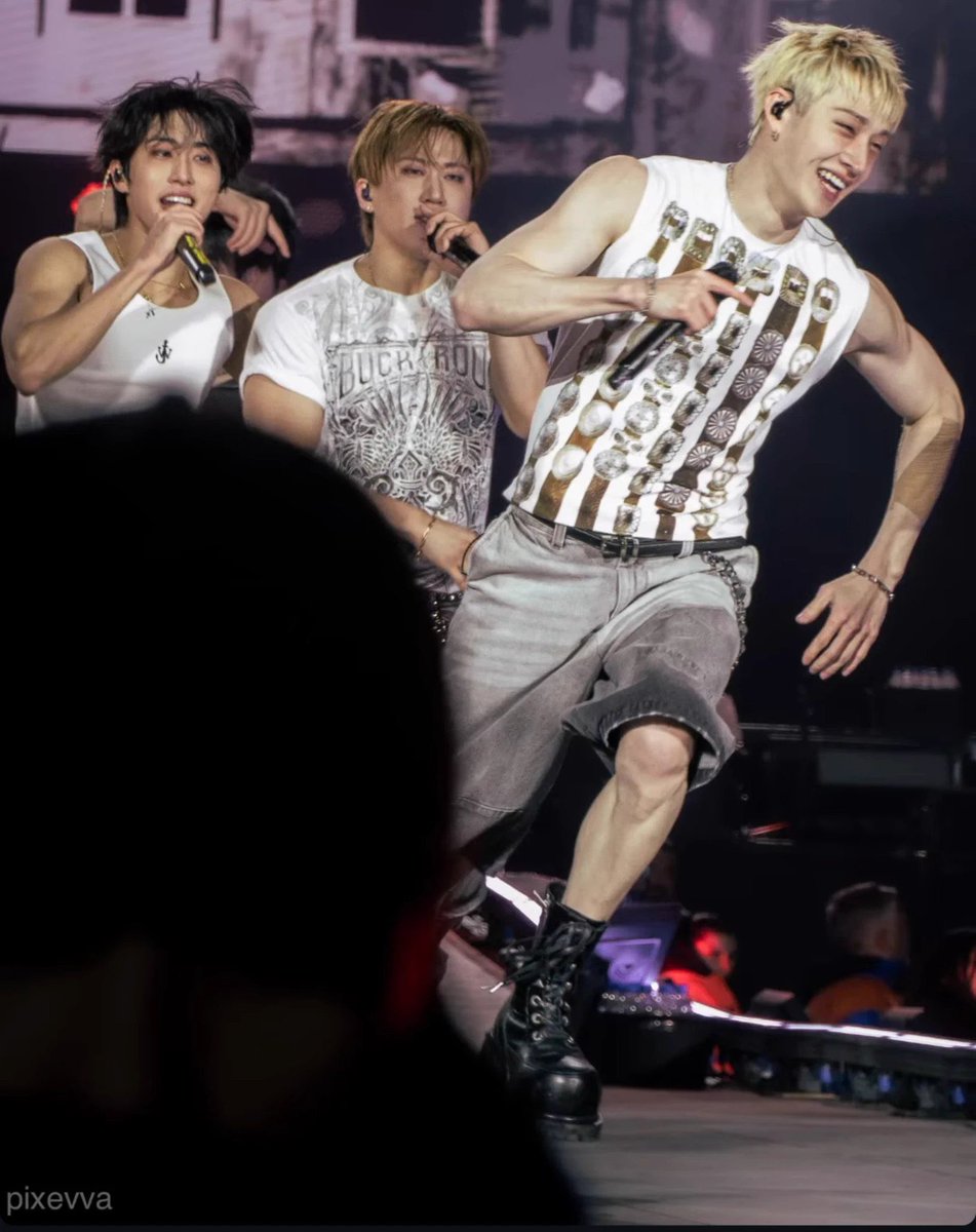 i_qlight's tweet photo. 3RACHA 3RACHING https://t.co/4aYlUN6GXd