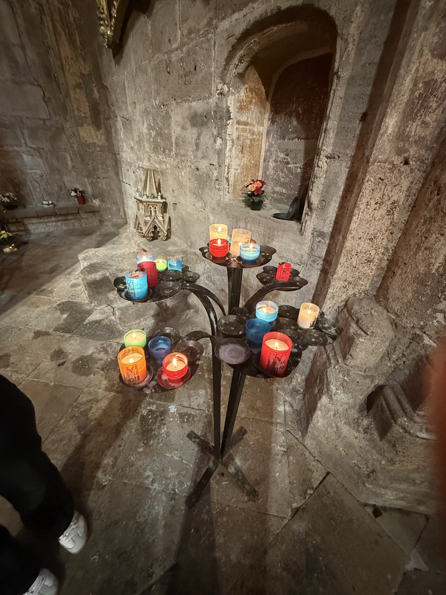 dylanintrouvble's tweet photo. Allumer une bougie dans toute les cathédrales avec sa petite sœur   >>> https://t.co/AsnhjYVsPj