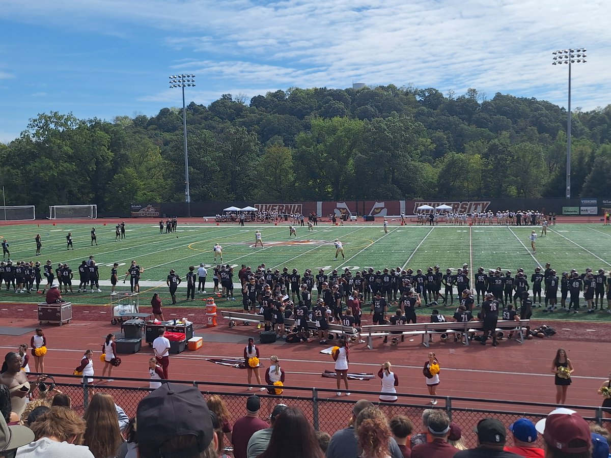 b_dunlap20's tweet photo. Had a great game day visit @AlverniaFB. Got to see a great game and win with some of my teammates and coach! Excited to continue the recruitment process!

@Trinity_HSFB @yarnevich 
@CoachDev12 @dunlap5252787 https://t.co/GjTkkmQ55Z