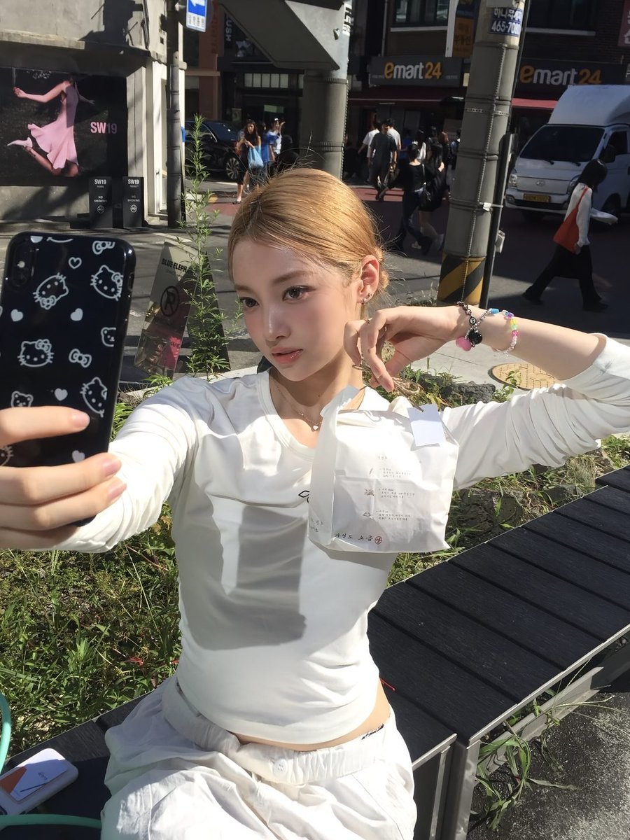 shijwe's tweet photo. 在Seoul晒太阳的天☀️ https://t.co/1d3BMpl8M9