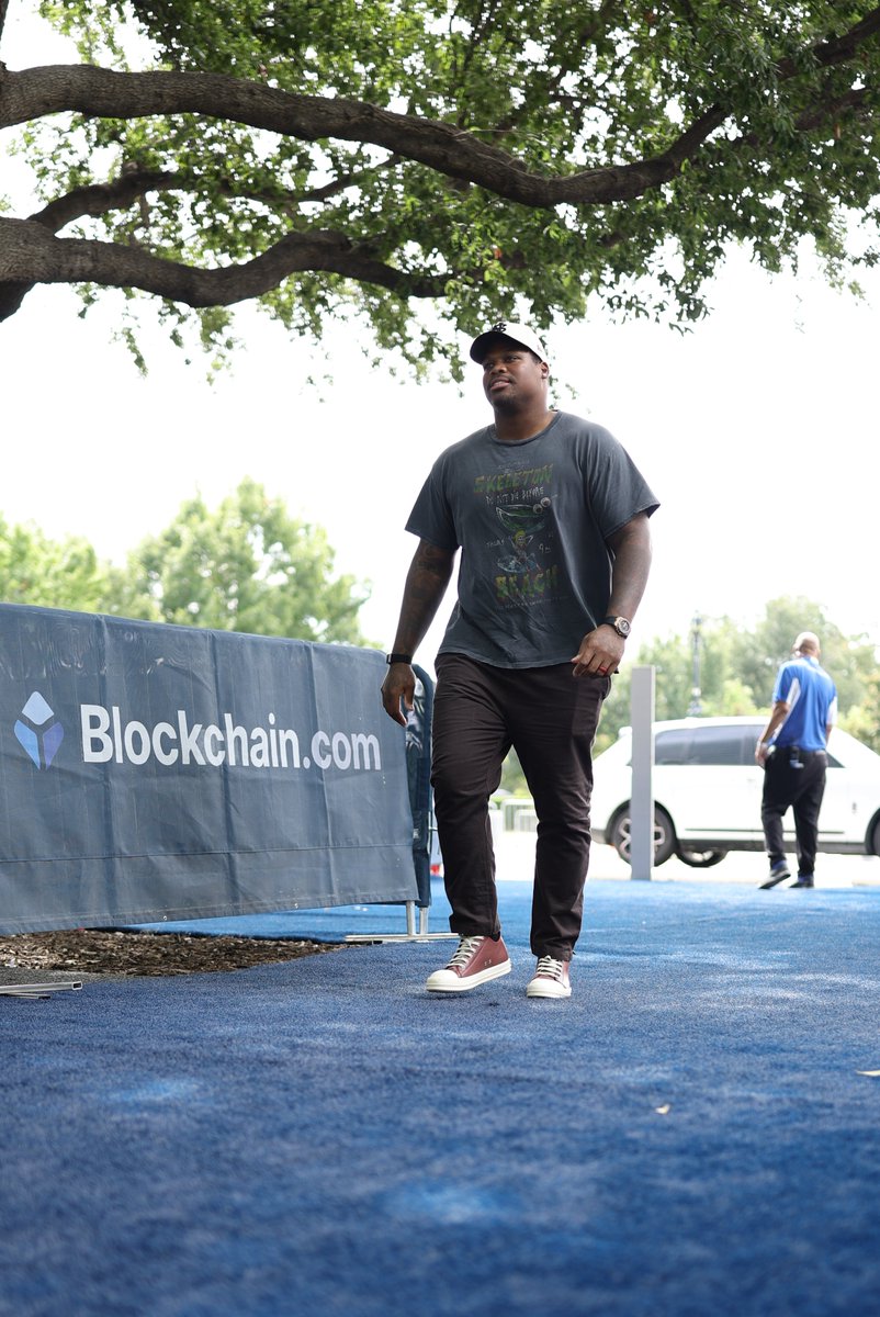 dallascowboys's tweet photo. Q on the scene 🚶

#WASvsDAL | @blockchain https://t.co/DaUCPkNPVY