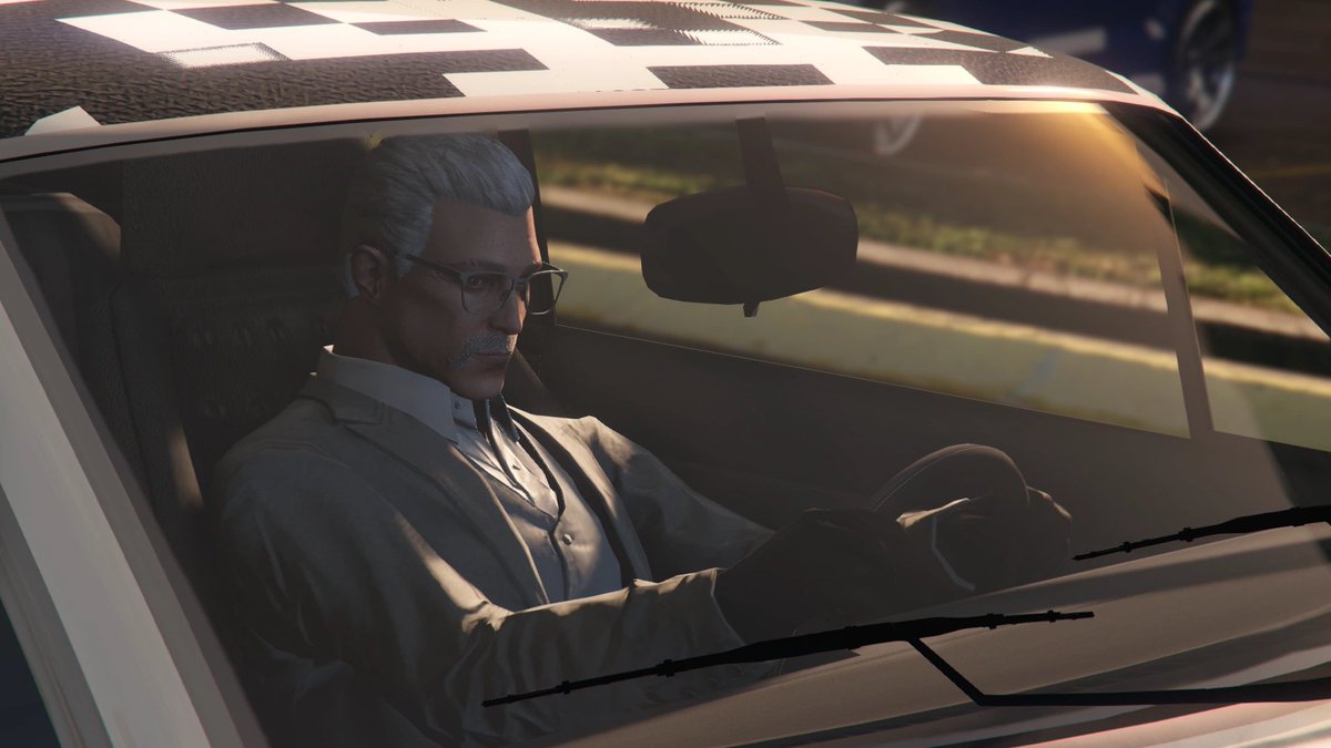Kotoha_ktnh's tweet photo. 最終日ありがとうございました！
初めてのGTAたくさんの思い出が出来て、たくさんの出会いがあって濃すぎる17日間でした！念願のライブもできて楽しかったね🎤

紫ギャングの会長になれて良かったなぁ

#SURGETown
#KFカンパニー https://t.co/xnjfxEdQMI