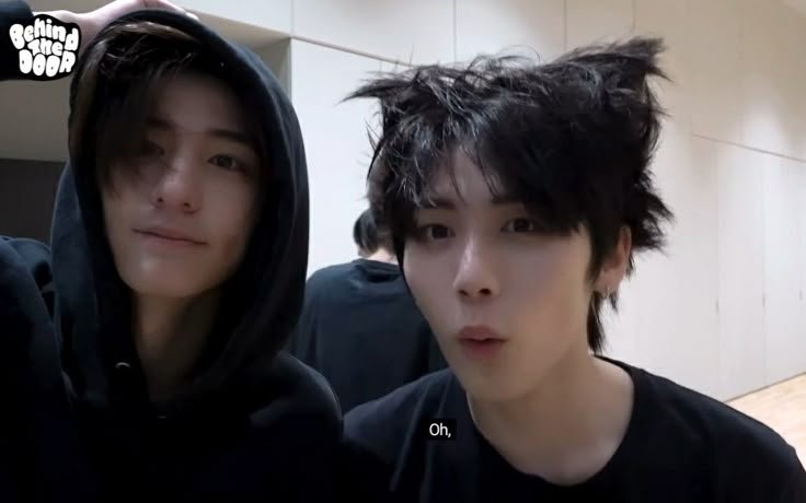 sleepyhee's tweet photo. Taesan and Leehan : Xion!!
Universally loved, visuals, overall cuties
Taesan also because he loves teasing the others (a lot) and Leehan because he has a certain softness and sweetness that I think Xion also has (when he's not annoying the others hihi) https://t.co/fGxdE02jtr