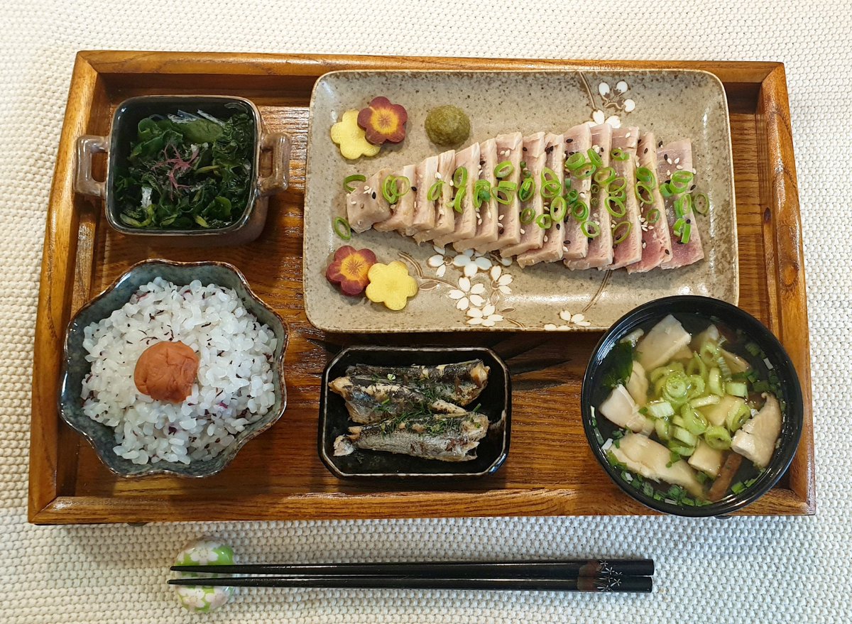 raincandyED's tweet photo. Big Sunday Dinner~~

All ingredients in alt-text 🥢

332cals
18g carbs | 51g protein | 9g fat https://t.co/32ml3wjBm9