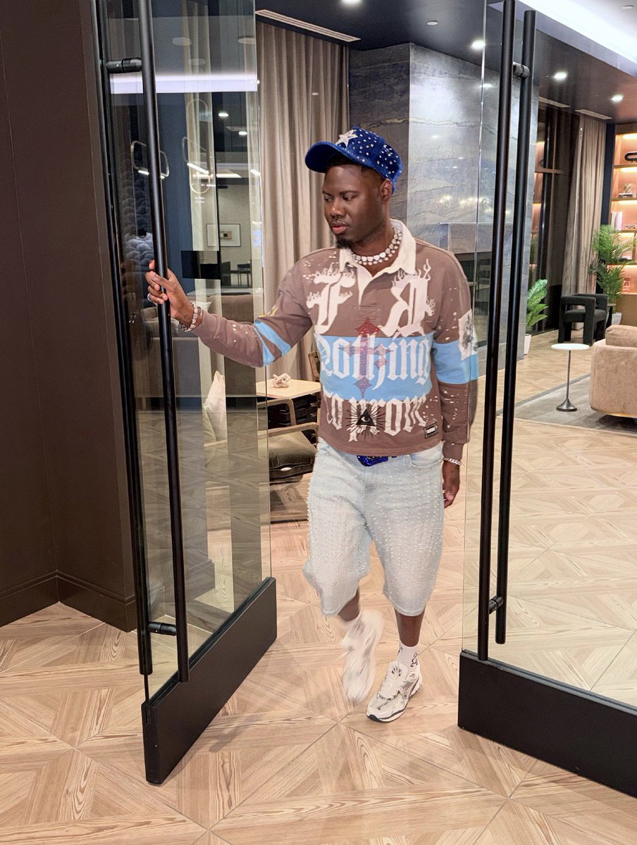 DatboiCraziiii's tweet photo. Standards sky high, wardrobe DUMB fly 🌪️💫 #dallas https://t.co/UIT9ykdvhl