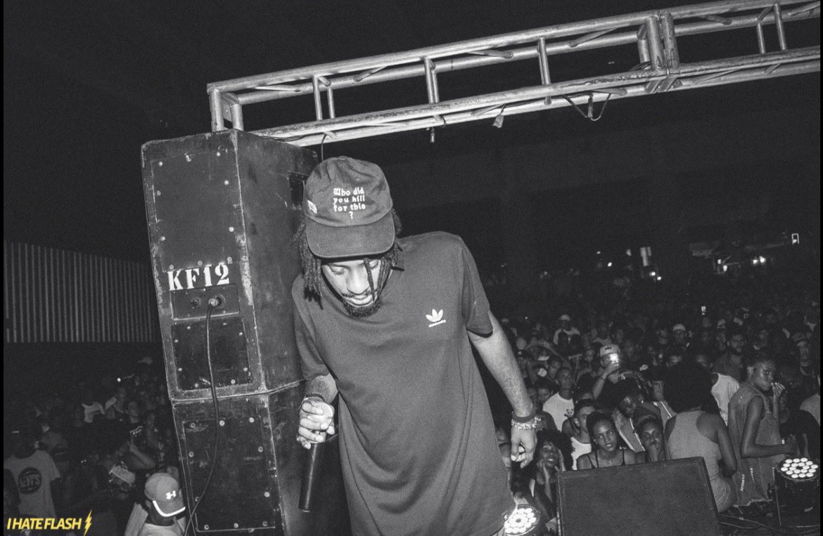 beatsedrogas's tweet photo. “mosh pit pra show do bk é foda” kkkkkkkkkk vocês desconhecem a história https://t.co/zeG9FonLAi