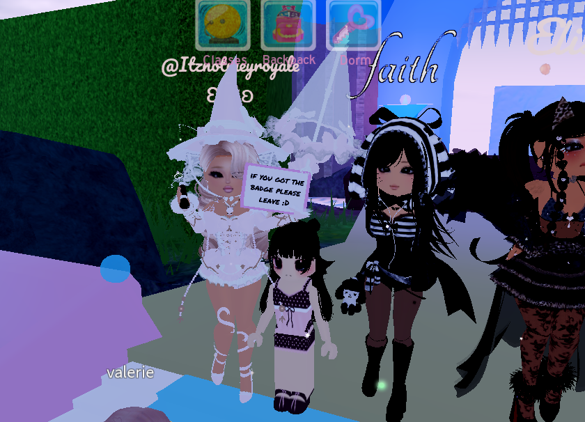 xye150's tweet photo. eyyyy i got her badgee https://t.co/1bCAShwxb8