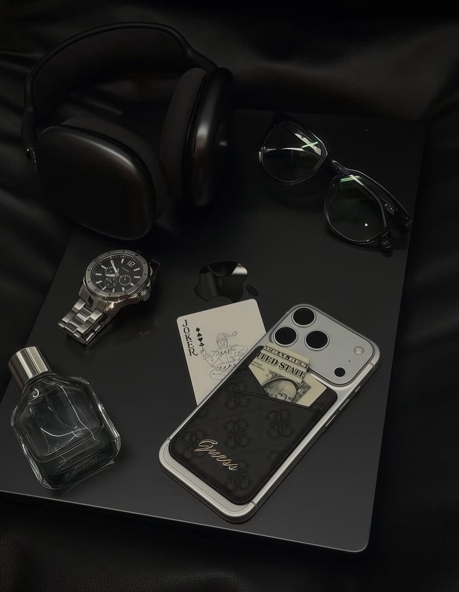 GentlemenxEra's tweet photo. Your private routine is where the lifestyle really shows. https://t.co/R87GUZEkgL