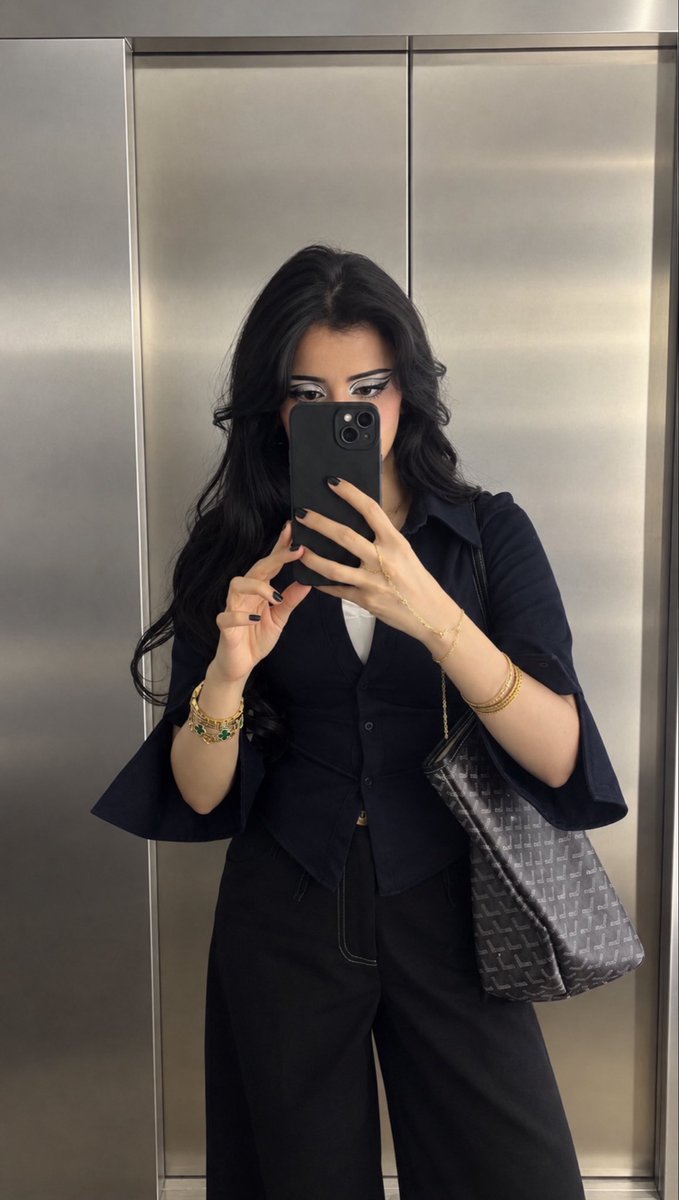 q8zi_'s tweet photo. 🖤🤍💙 https://t.co/fnlJD20kHl