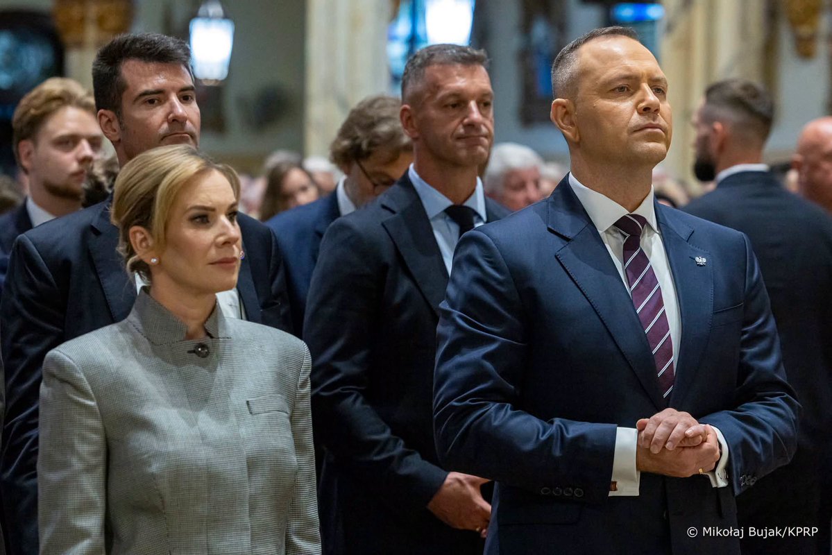 no79452932's tweet photo. Karol Nawrocki - popieramy jest w miejscowości New York.
Piękna msza św. w Kościele pw. św. Stanisława Kostki w Nowym Jorku 🇺🇸 z udziałem naszej Pary Prezydenckiej ❤️🇵🇱 https://t.co/6khfcvcj0W