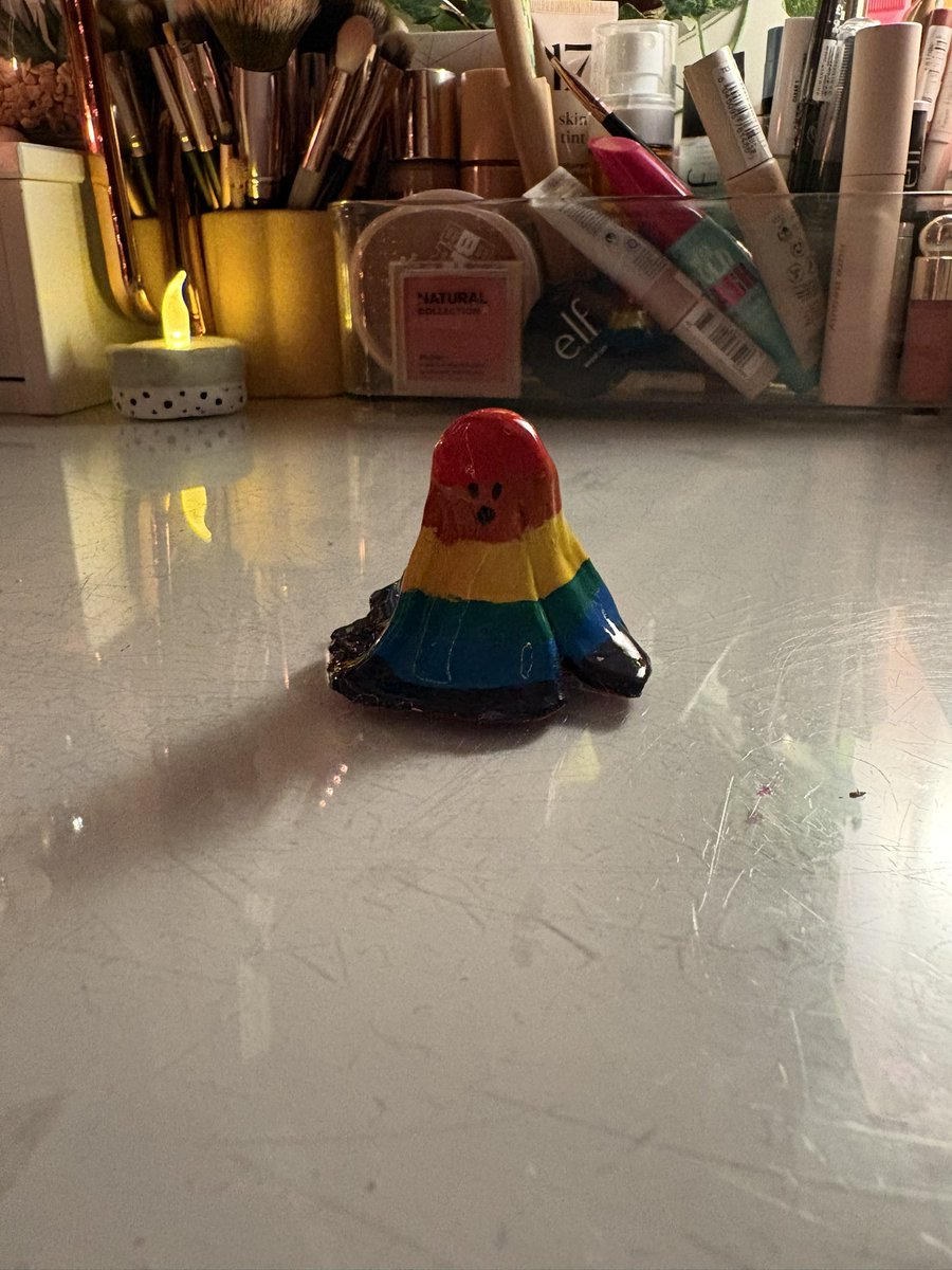 louisdickmeplz's tweet photo. my friend made me this gay ghost for my bday πππππππ #pharb https://t.co/qiqrhKzy6N