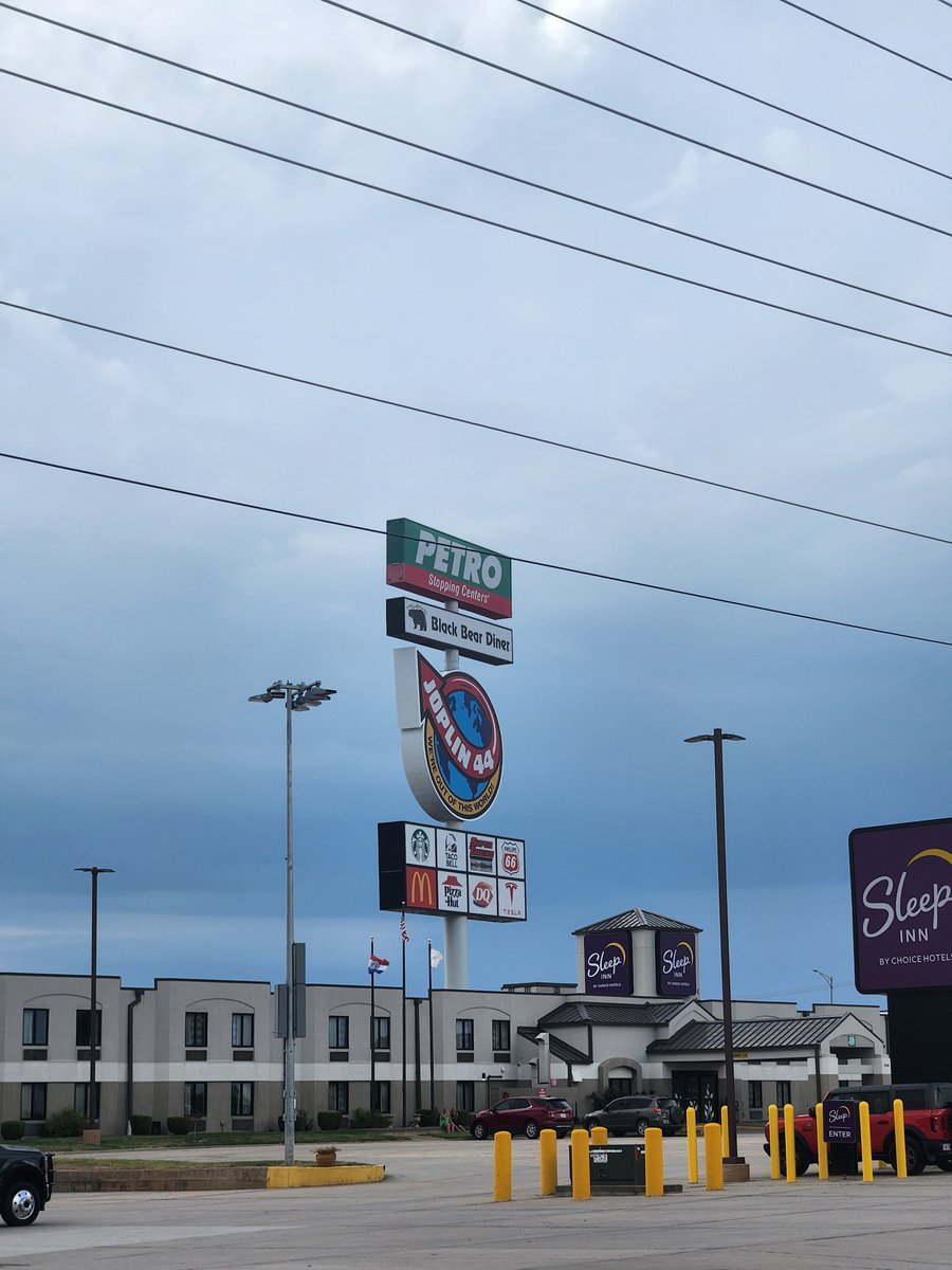 evilquik's tweet photo. Finally out of Oklahoma and into Missouri. We'll keep on truckin' along! #BarstoolBlythe 

Watching the Packers in OT on the phone! Go Pack Go https://t.co/o9NlecJgKv