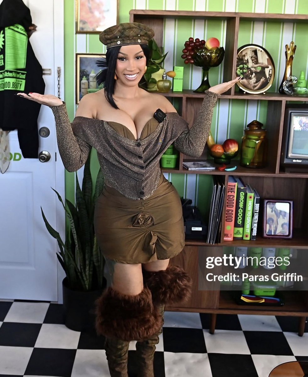 SunnyBanks_'s tweet photo. Cardi looked so beautiful at the Beautycon event 😍 https://t.co/EfnWuwhjZu