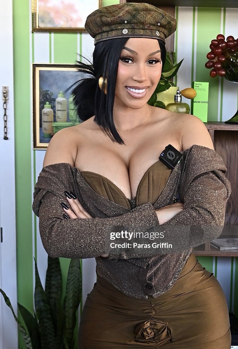 SunnyBanks_'s tweet photo. Cardi looked so beautiful at the Beautycon event 😍 https://t.co/EfnWuwhjZu