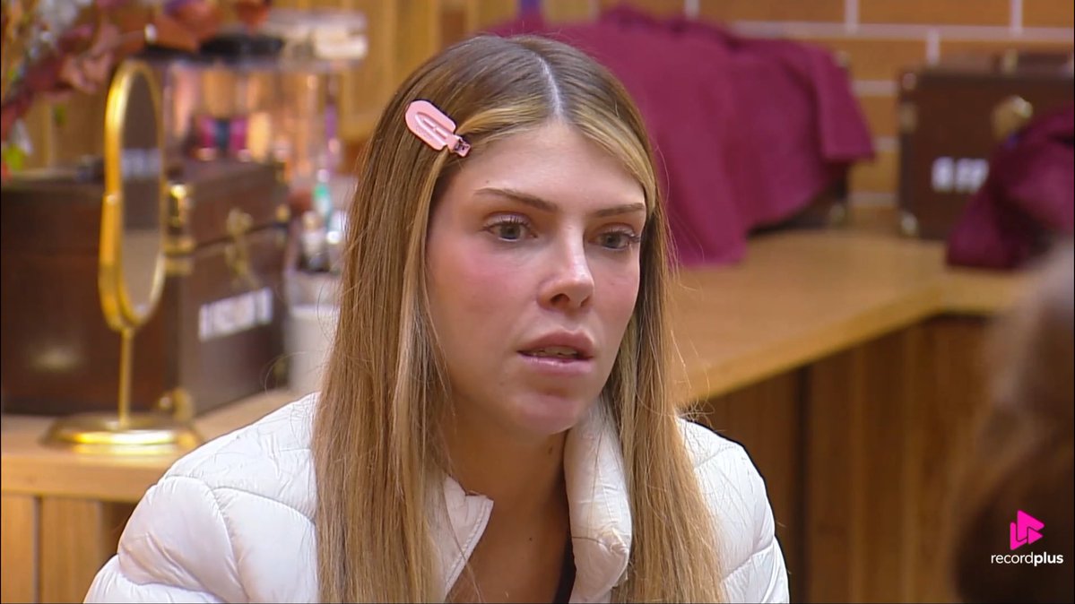 archiveafznd's tweet photo. #AFazenda18 • @euanabruna 💋 https://t.co/3xCC6quo8S