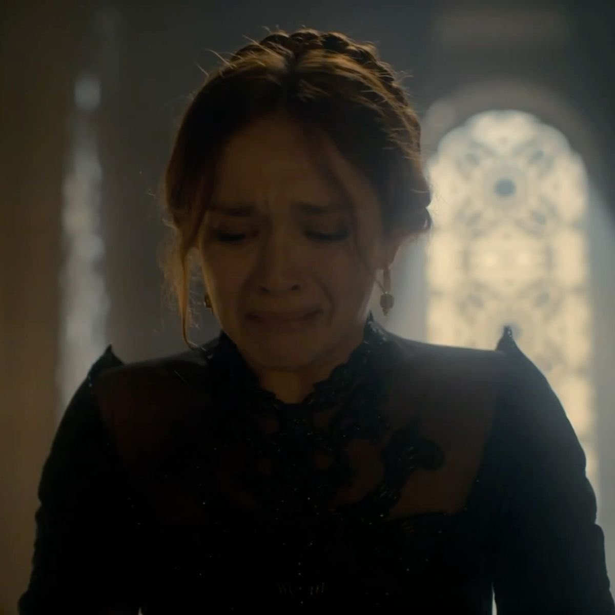 miserydayne's tweet photo. look how her kitten ears really calm her down https://t.co/jukuP95DwR