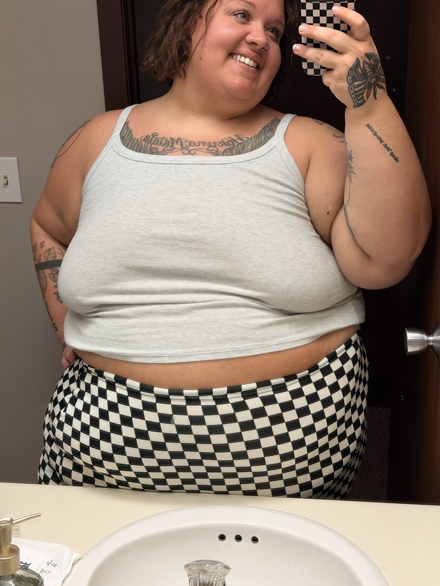 ssbbw_janex's tweet photo. I love when another girl compliments my outfit https://t.co/IFToH7Deup
