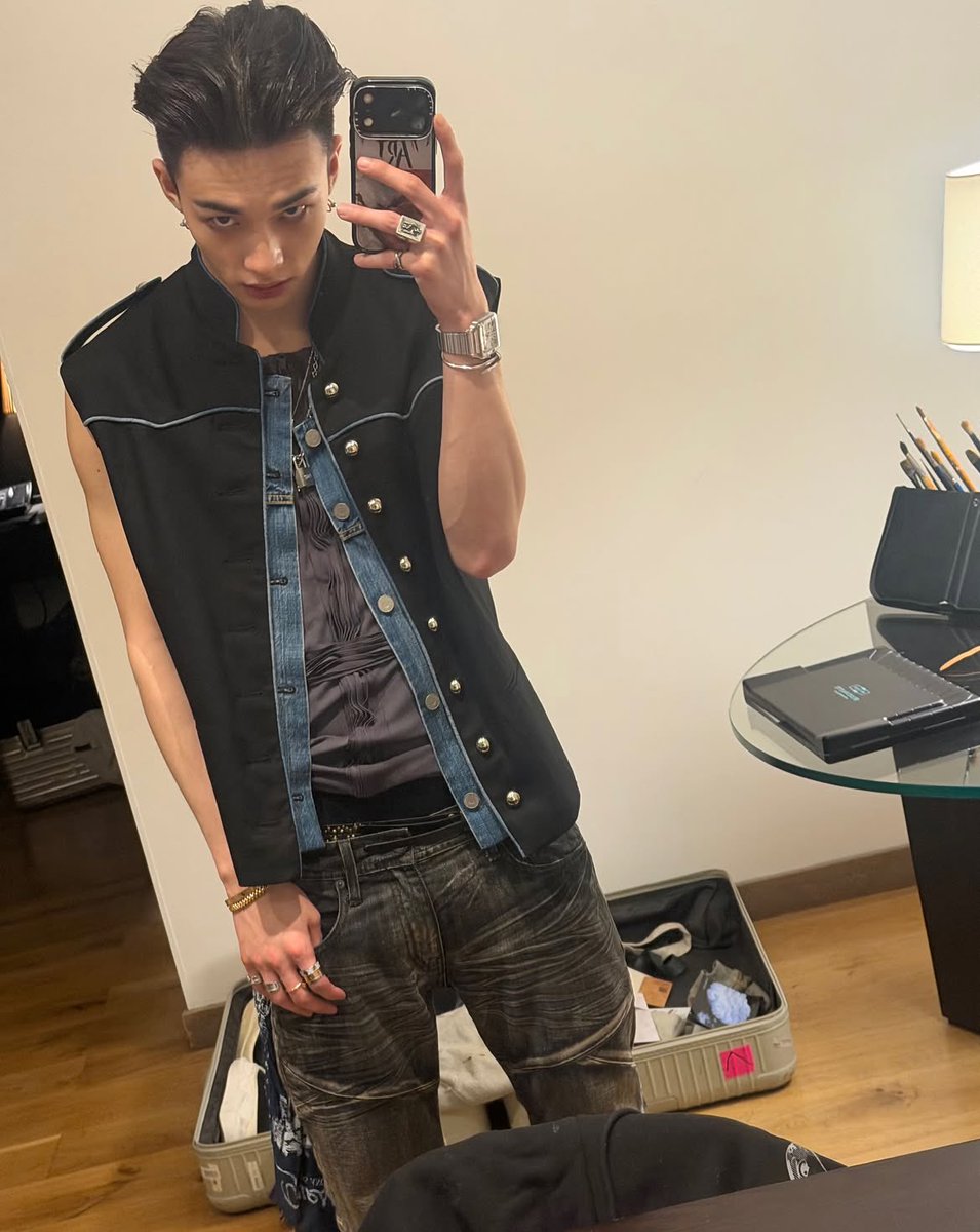 skzhyundjin's tweet photo. https://t.co/VdcDT3HPEs
