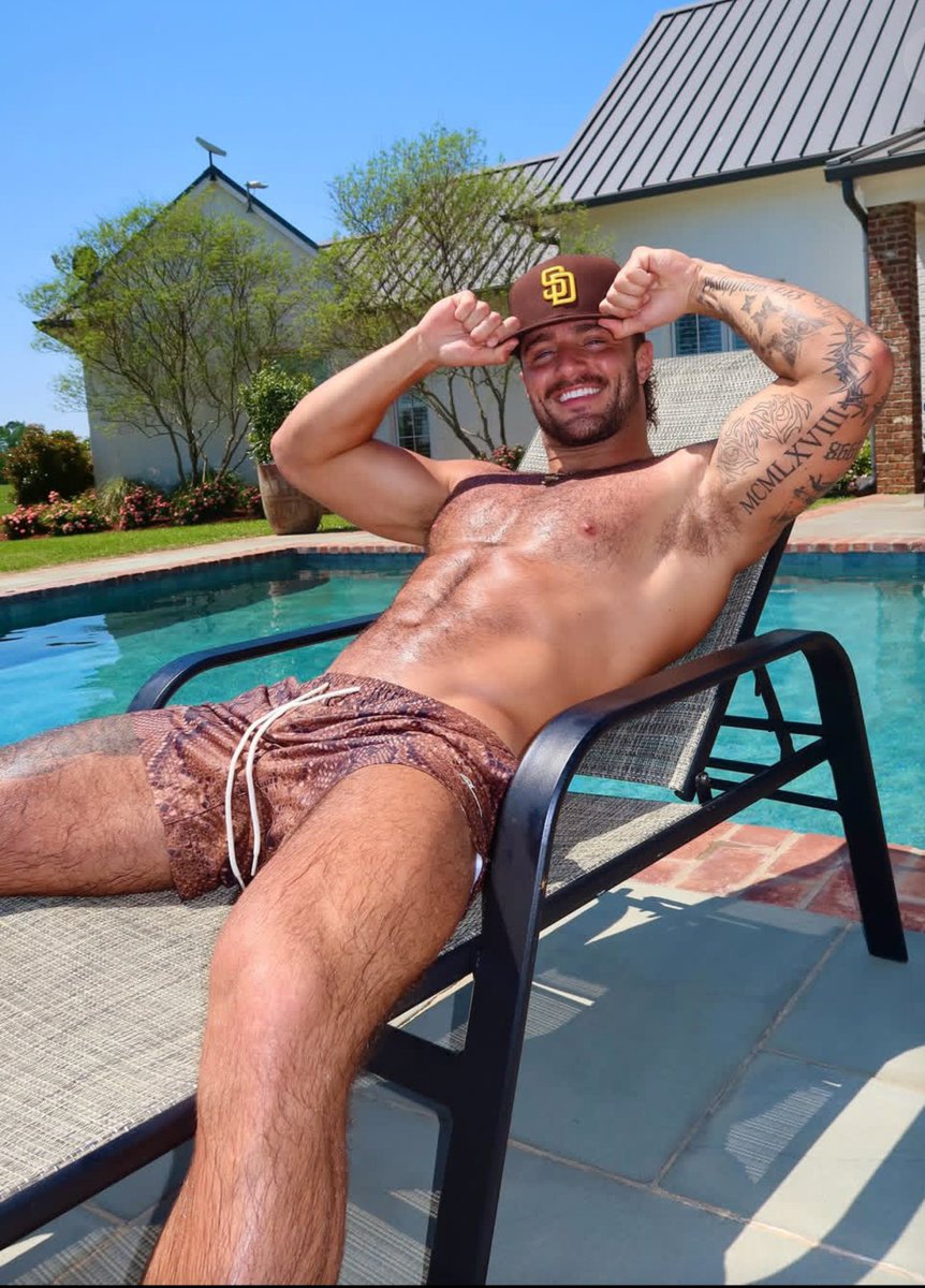 ToheebAkor78573's tweet photo. #gay
#wegayfr
#Alphamale https://t.co/z2dS3bnkId